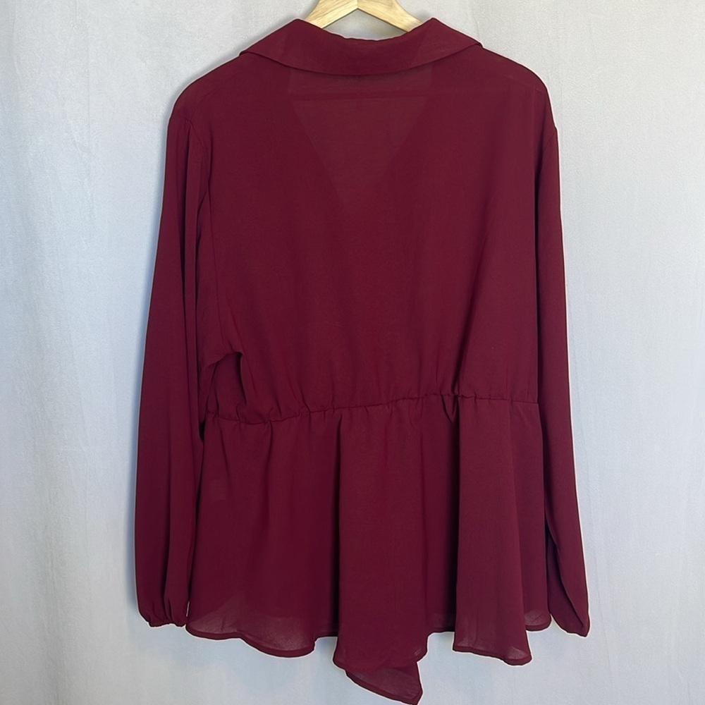 NWOT Bloomchic Long Sleeve Surplice Neck Asymmetrical Hem Blouse Size 18/20 EUC - Picture 8 of 12